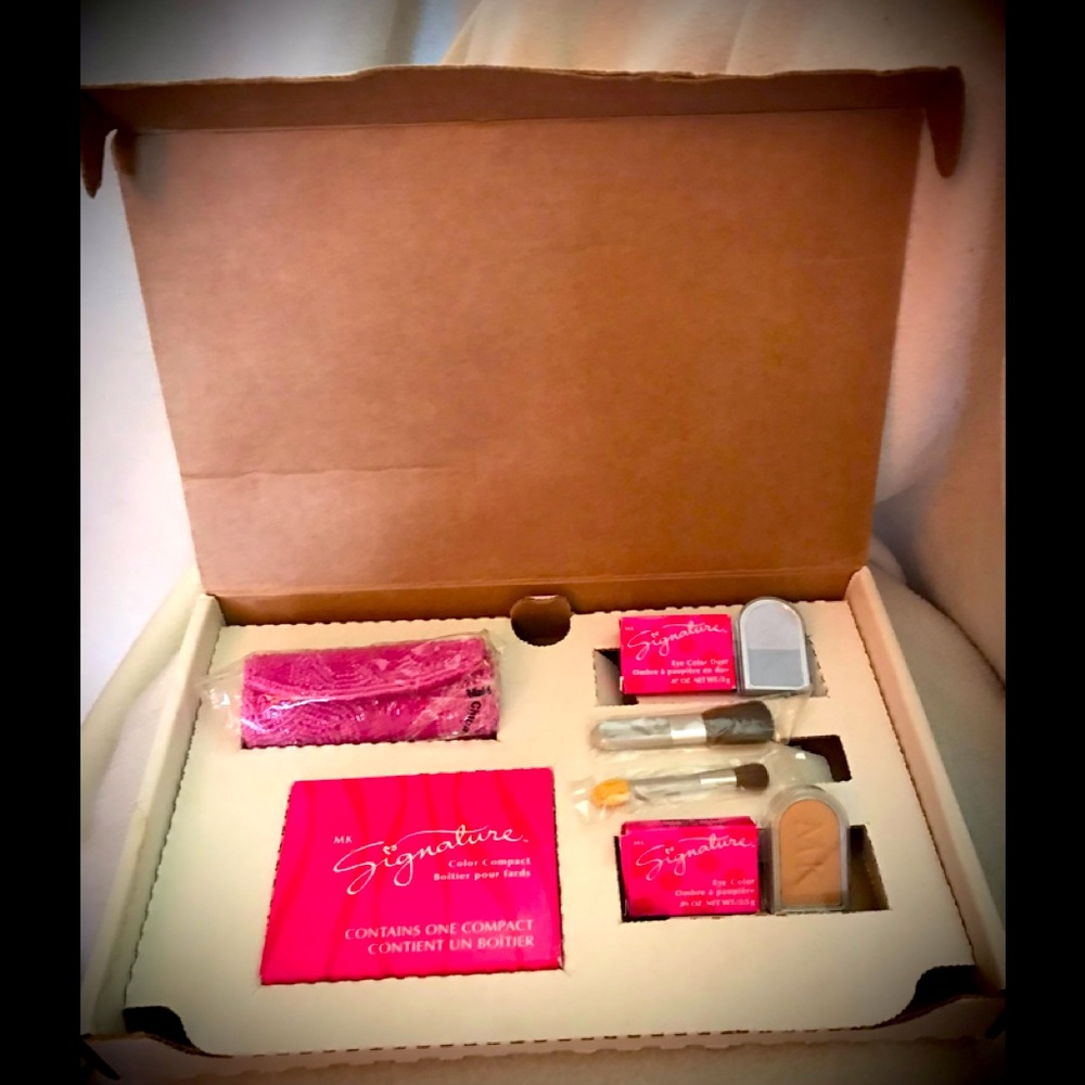 Mary Kay  2002 Seminar Signature makeup box